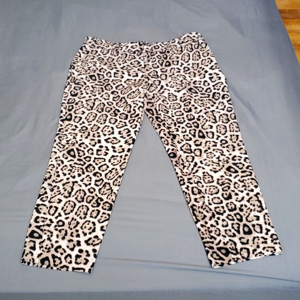 Victoria's Secret Crop Pants size 10